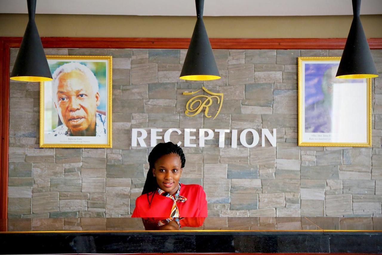 Regency Resort Singida Exteriör bild