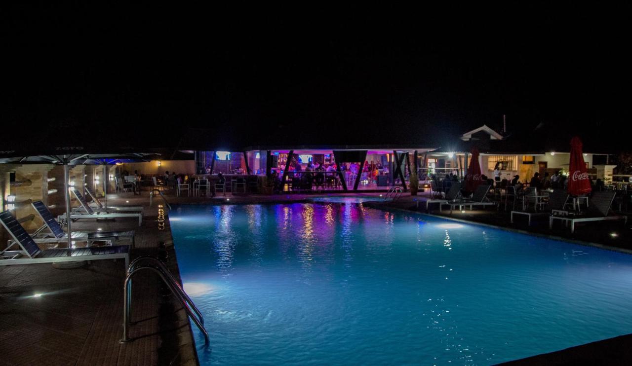 Regency Resort Singida Exteriör bild