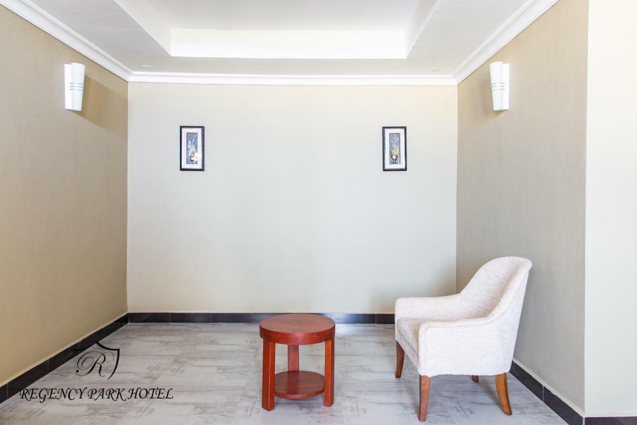 Regency Resort Singida Exteriör bild