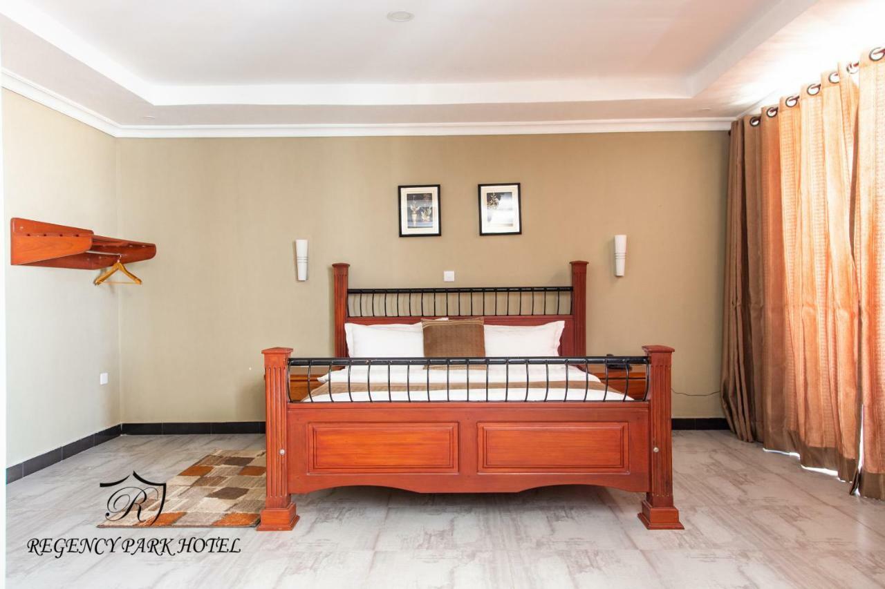 Regency Resort Singida Exteriör bild