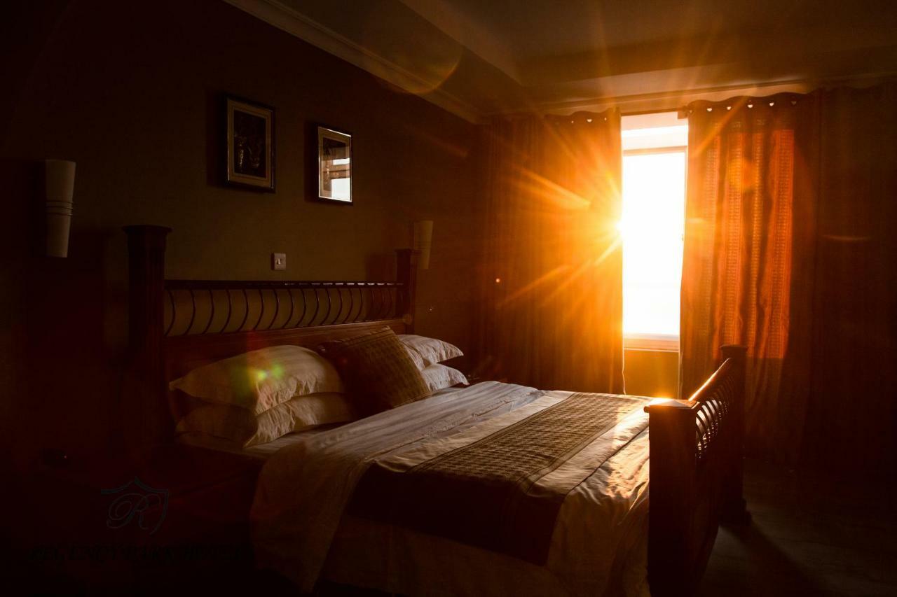 Regency Resort Singida Exteriör bild