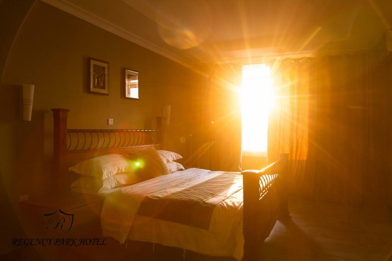 Regency Resort Singida Exteriör bild
